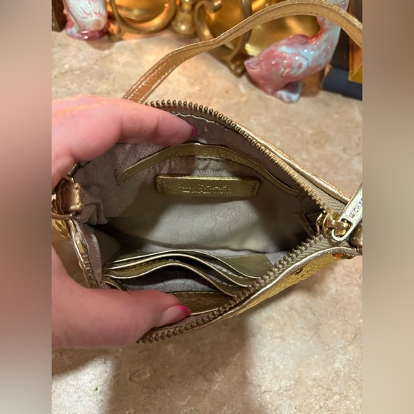 Michael Kors Gold Pebble Grain Leather & Sequence Wristlet W Strap - Picture 5 of 11